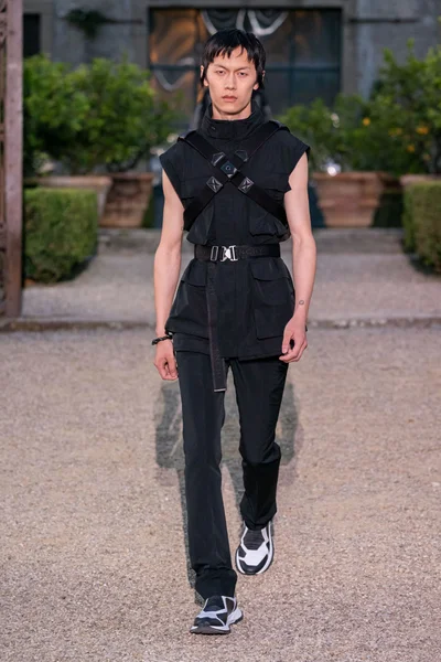 Look 38